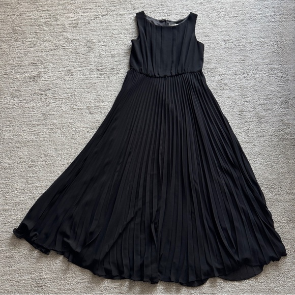 Eliza J Black Pleated Maxi Dress | Sleeveless & Elegant - Size 12 - Picture 1 of 7
